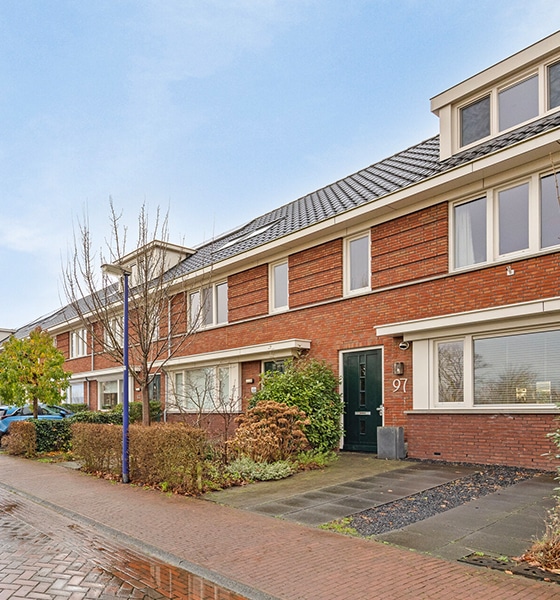 Rijwoningen in rustige woonwijk met parkeergelegenheid in Odijk